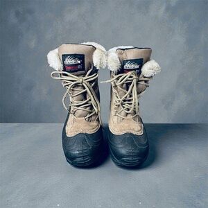 Itasca Women's Black and Tan Lined Winter Boots